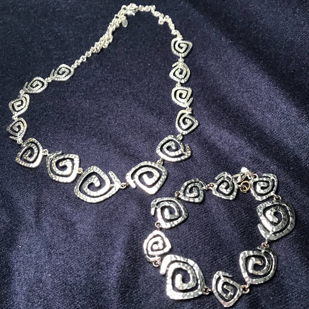 NECKLACE AND BRACELET SET